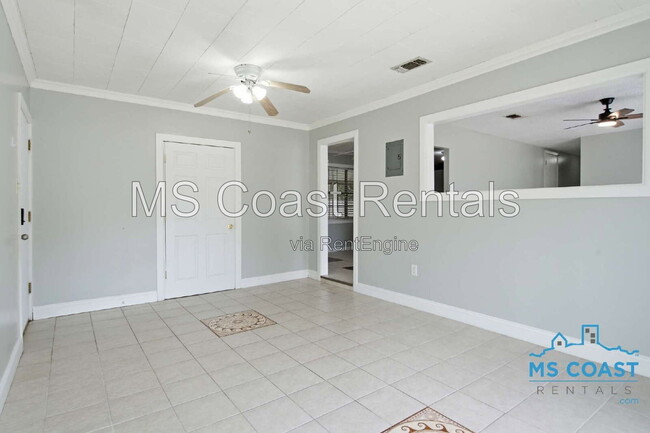 Building Photo - 657 Octave St