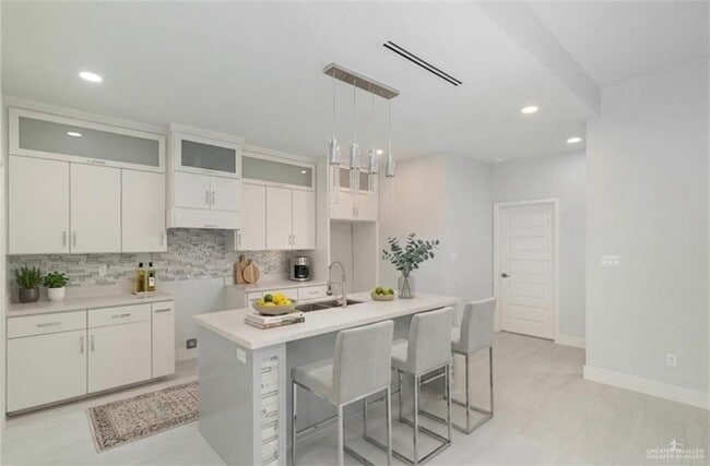 Building Photo - 16 East St