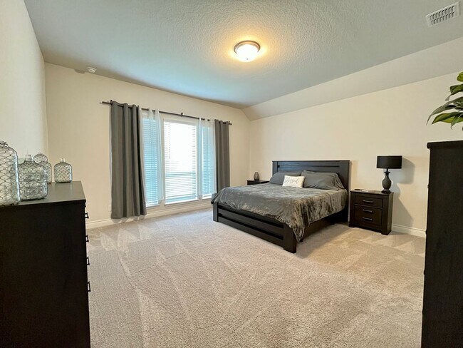 Building Photo - 3 Bedroom/2 Bath Kallison Ranch Subdivision