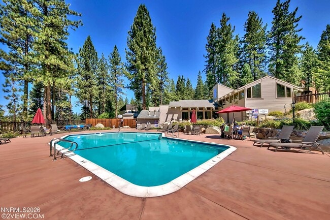 Building Photo - 215 Clubhouse Cir