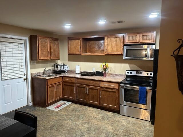 Building Photo - 1385 Elizabeth Ln