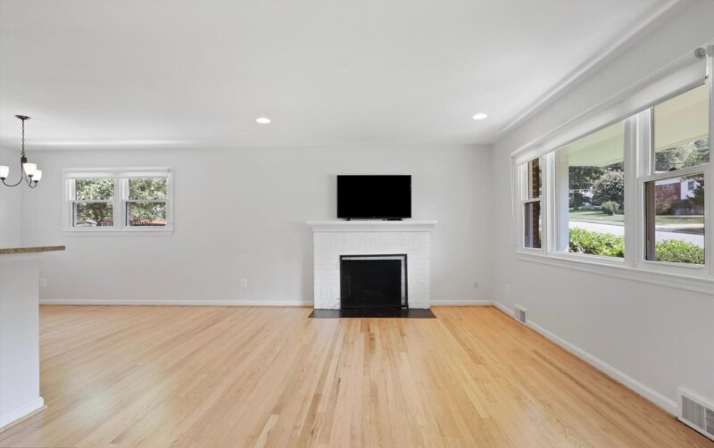 Building Photo - 5954 Kedron St