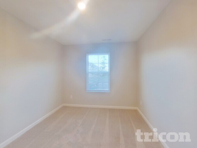 Building Photo - 320 Waterstone Dr