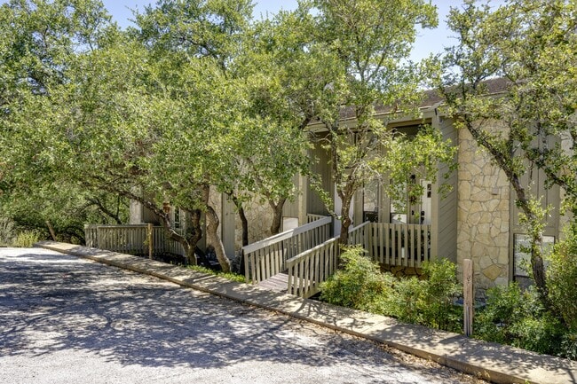 Building Photo - 801D Grassy Knoll