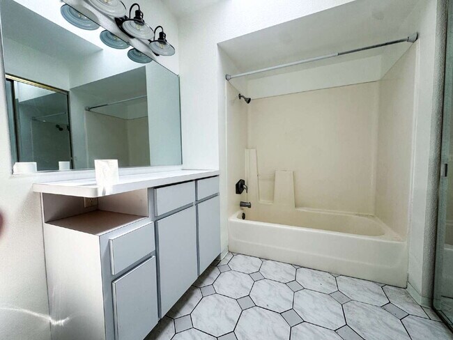 Building Photo - "Spacious 3-Bedroom Oasis in Yuma - 2,721 ...