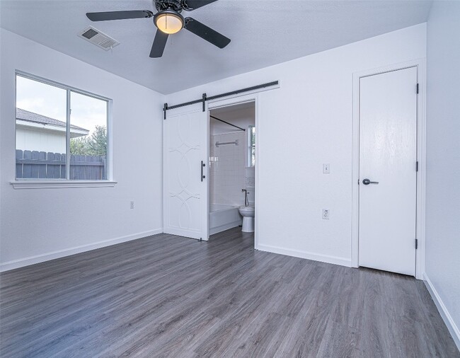 Building Photo - 1106 Stanislaws Dr