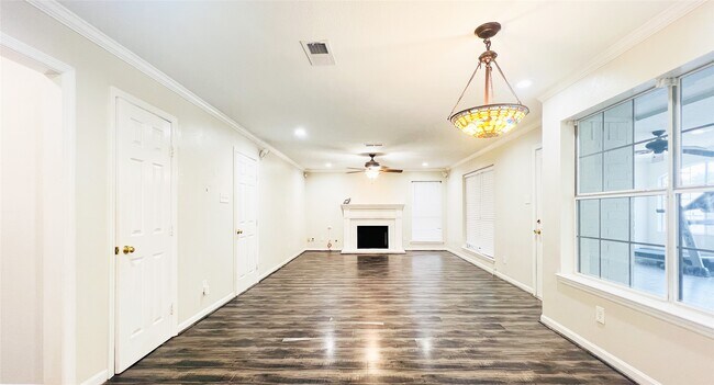 Building Photo - 1114 Knoll Crest Ct