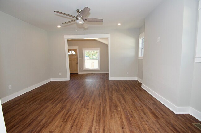 Building Photo - 2404 Jefferson Ave