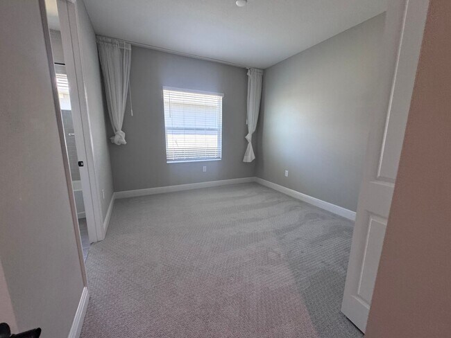 Building Photo - New Construction in Grand Park-4 Bedrooms and 4 Bathrooms with a Den and a Loft! No deposit for q...