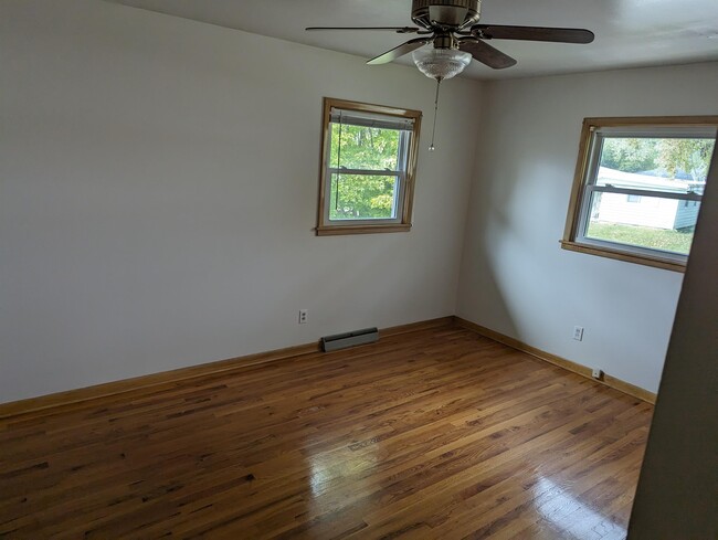 Building Photo - 2283 Grandview Dr