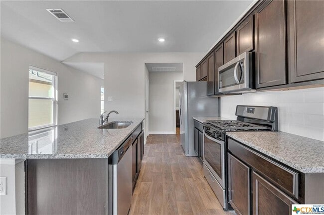 Building Photo - 585 Apache Plum Dr