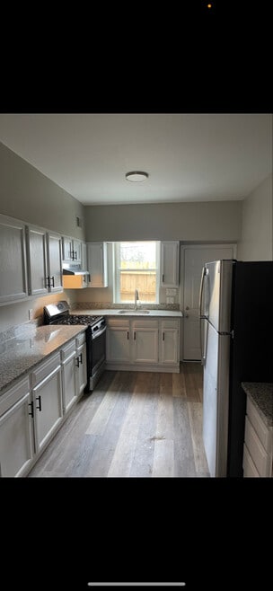 Building Photo - 4940 W Stiles St