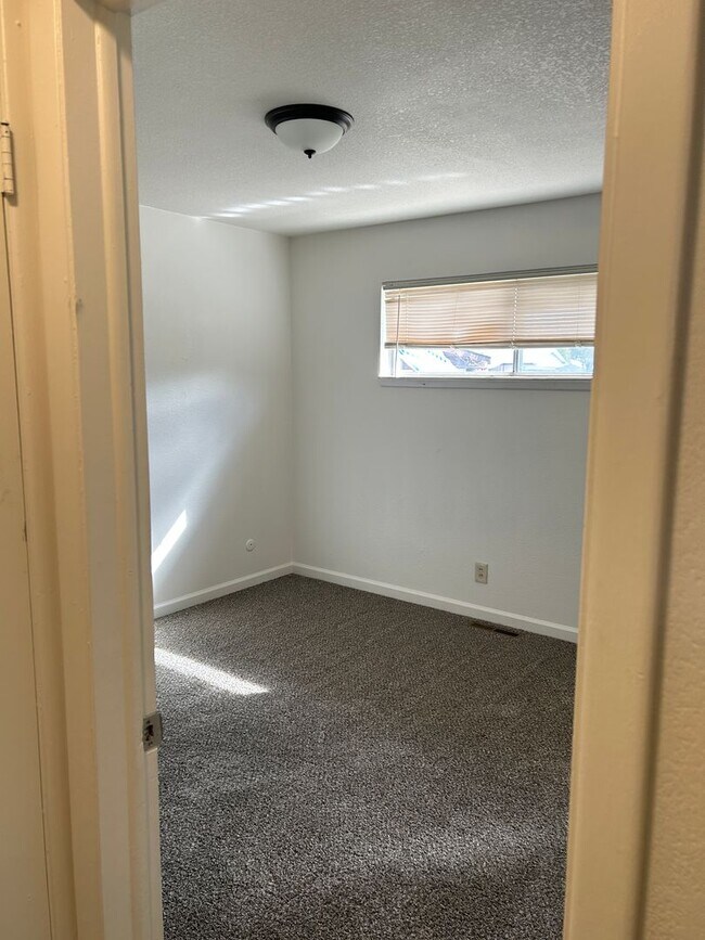 Building Photo - **SPARKS SINGLE STORY HOME**