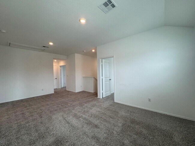 Building Photo - 208 Otter Rd