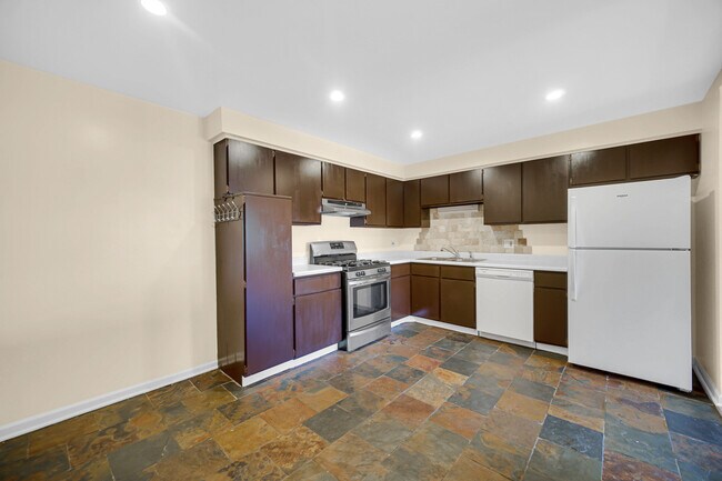 Building Photo - 1211 Brown St