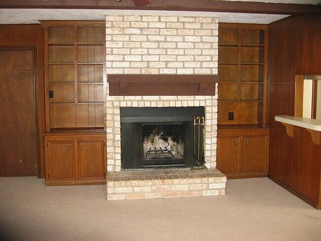 Building Photo - 25407 Tuckahoe Ln