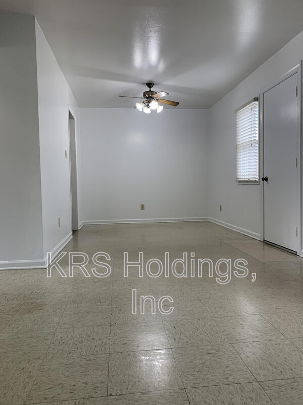 Building Photo - 342 Pelican St