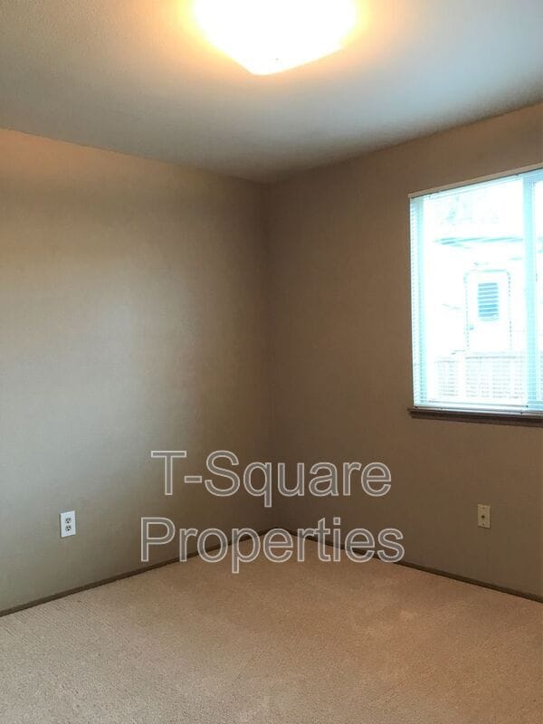 Building Photo - 14616 57th Dr SE