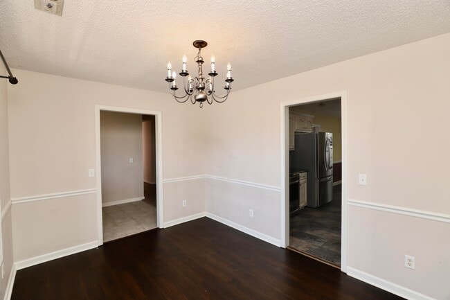 Building Photo - 2605 Turningleaf Ln