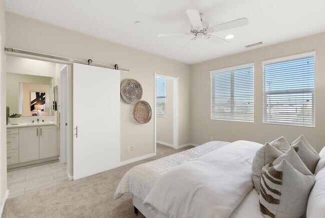 Building Photo - Superior Point