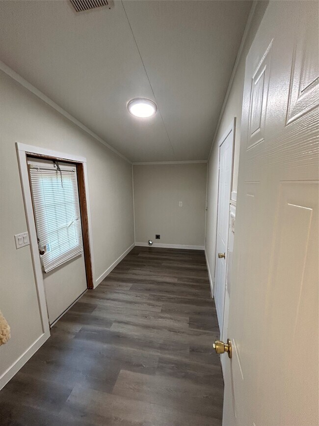 Building Photo - 1511 Indigo Dr