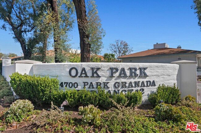 Building Photo - 23665 Park Capri