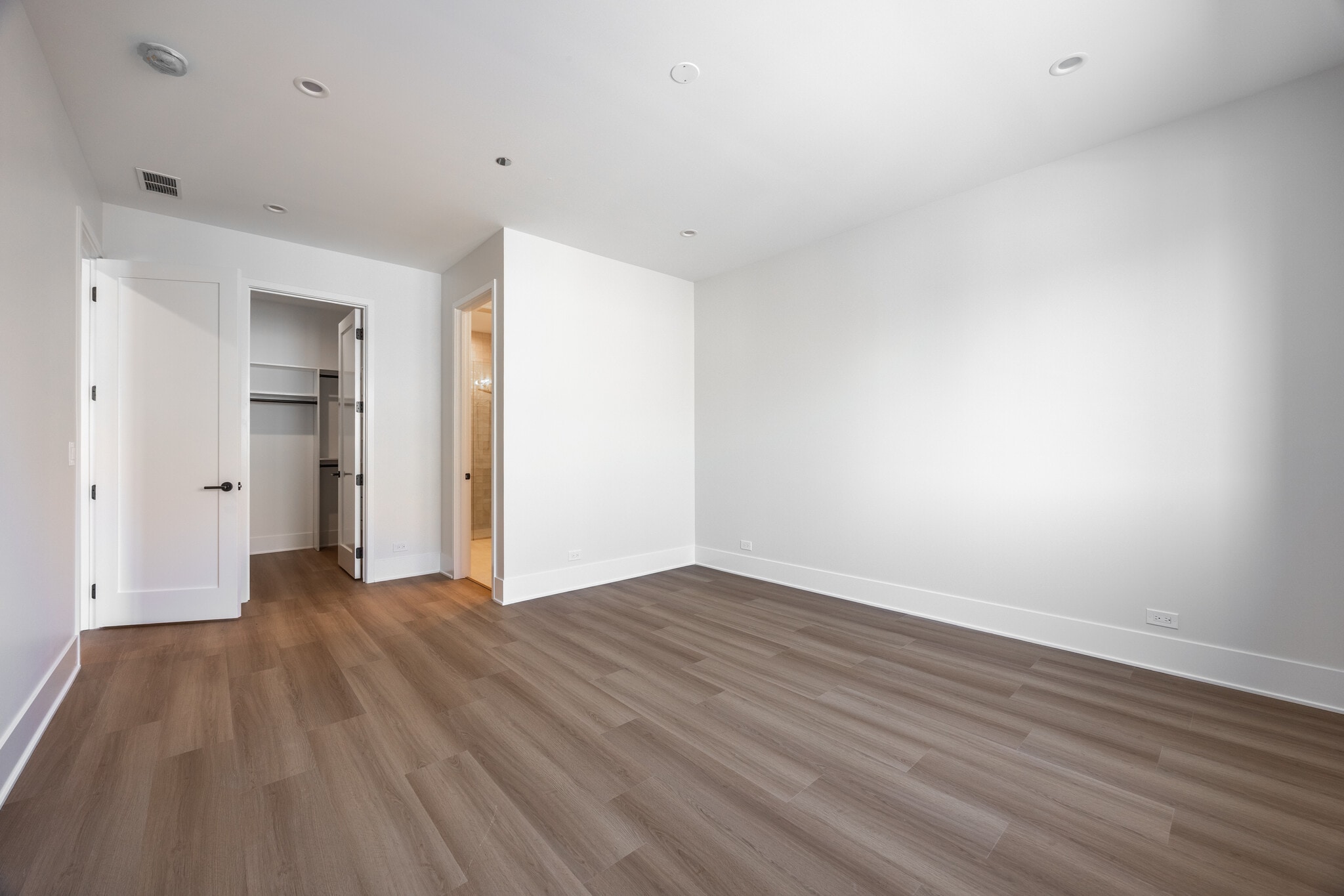 Building Photo - 1610 W Grand Ave