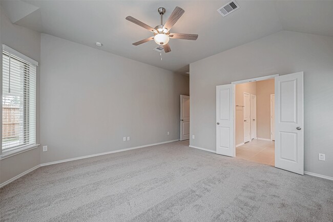 Building Photo - 8539 Int'l Fls Dr