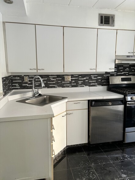 Building Photo - 2034 Swallow Hill Rd