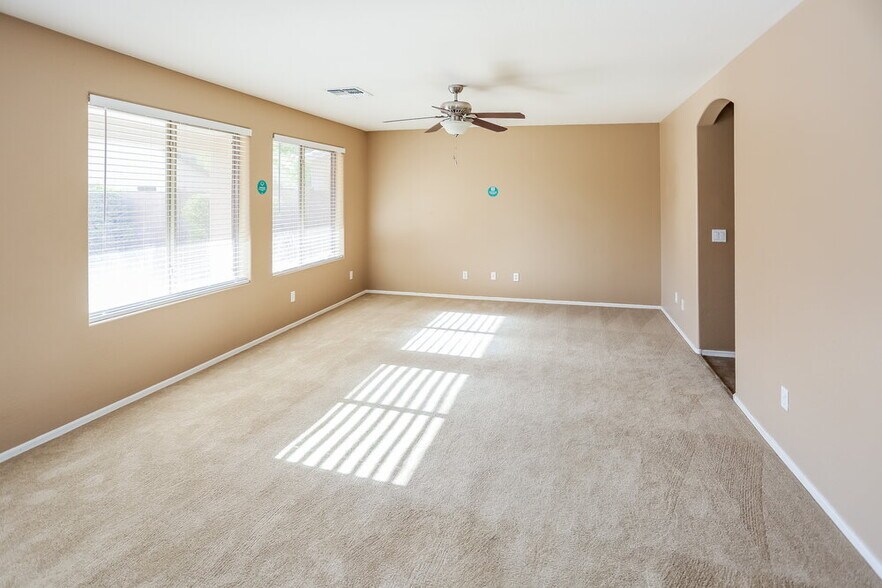 Building Photo - 6830 S 44th Ln