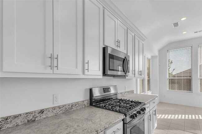 Building Photo - 1805 Everglades Dr