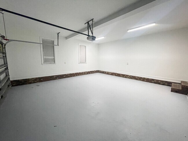 Building Photo - 282 Braddock Dr