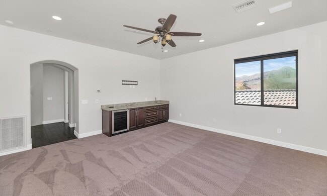 Building Photo - 3324 E Suncrest Ct