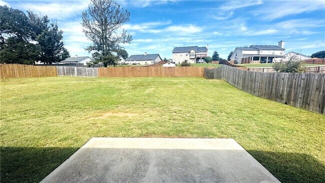 Building Photo - 668 River Mist Cir