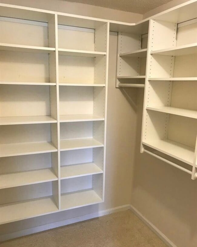 Both rooms have walk-in closets - 611 McGill Park Ave NE