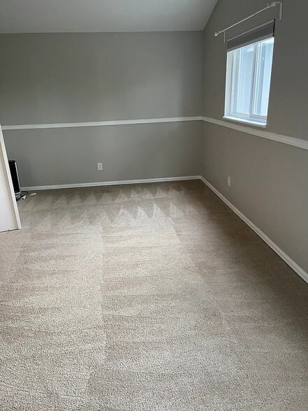 Building Photo - 5576 S Lansing Way