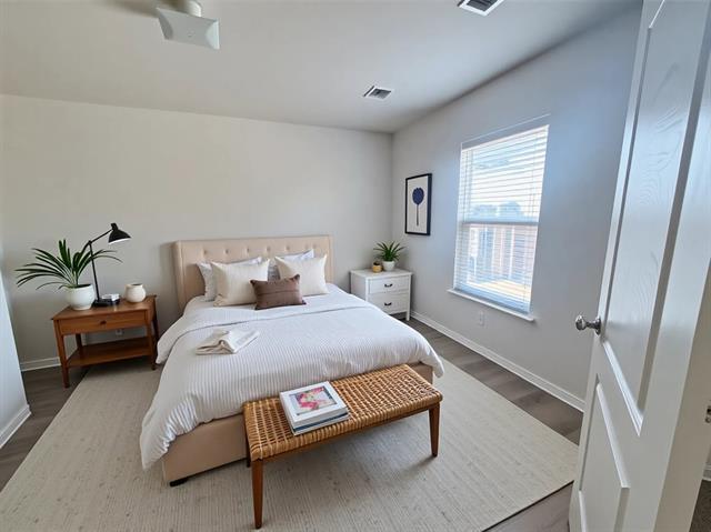 Building Photo - 324 Lavaca Dr