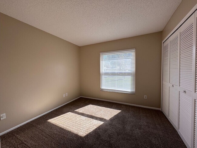 Building Photo - Comfortable 3/2 in Alafaya Woods, Oviedo