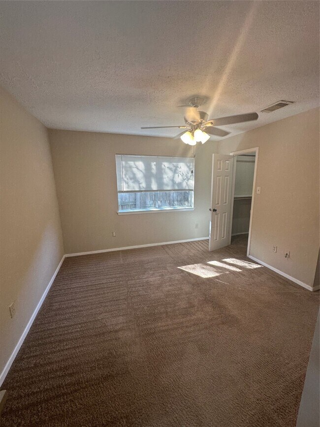 Building Photo - 4727 Roserock Ln