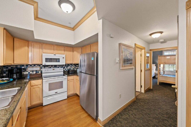 Building Photo - 418 Beachfront Dr