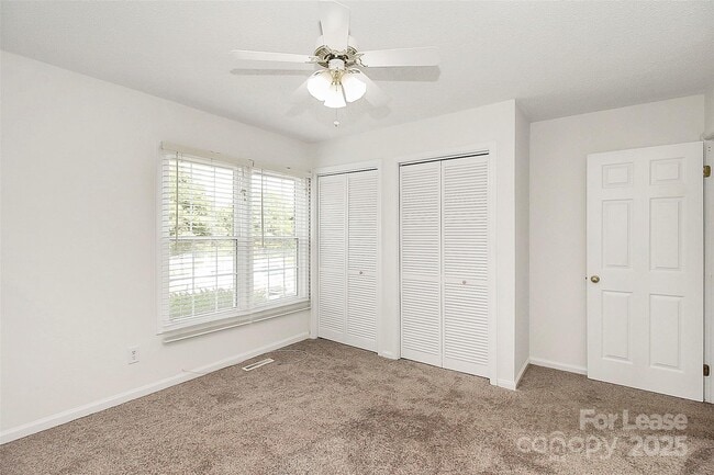 Building Photo - 155 Sunfish Dr