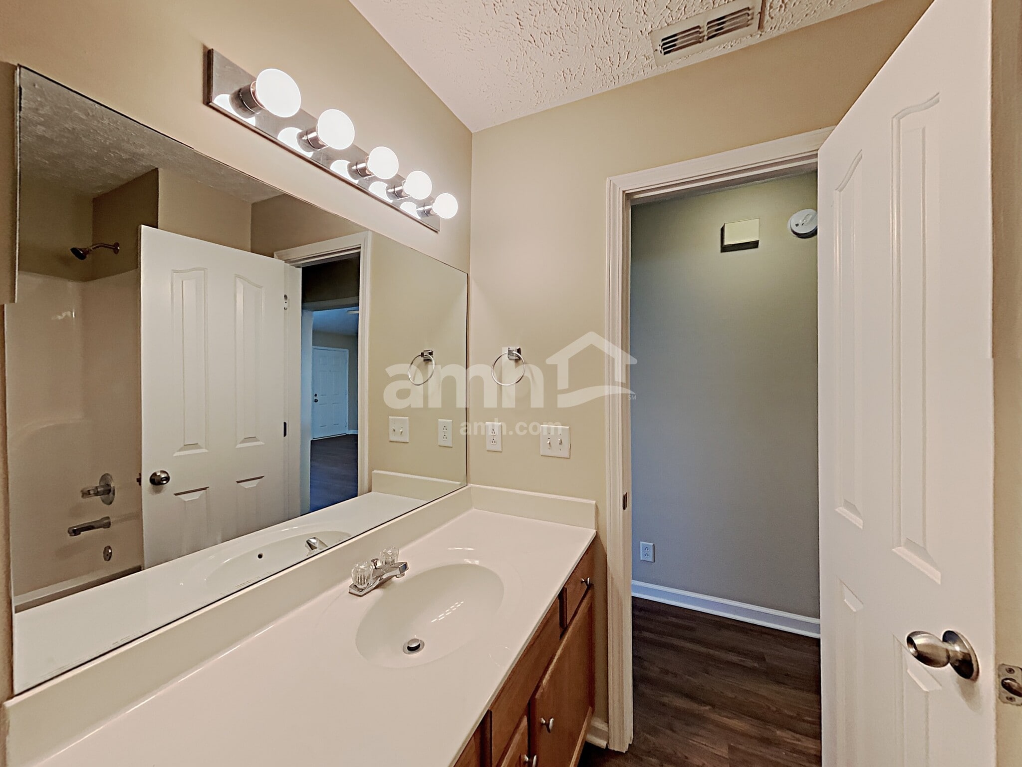 Building Photo - 1331 Mac Duff Dr