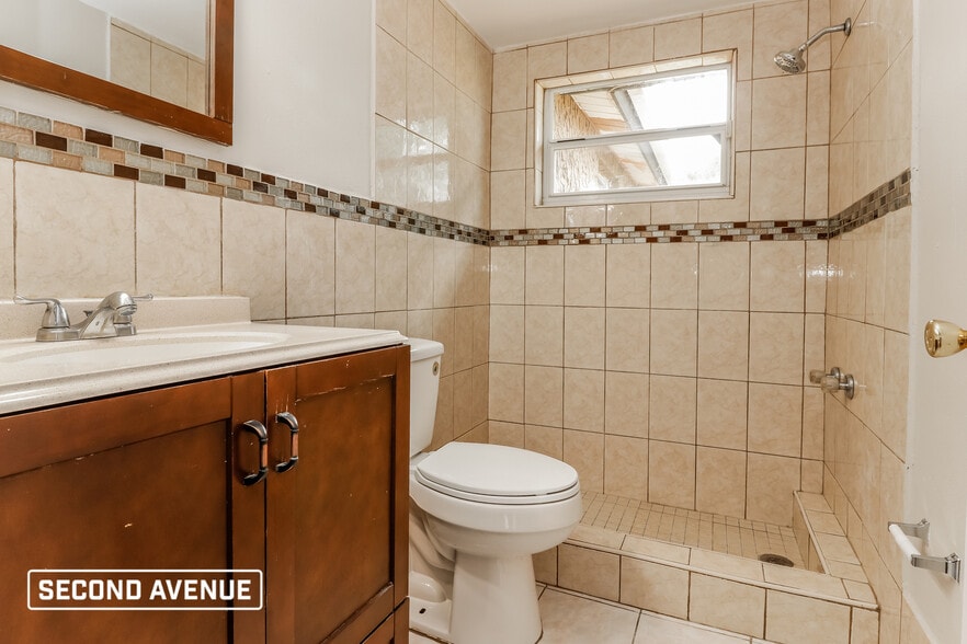 Building Photo - 4847 Elmwood St