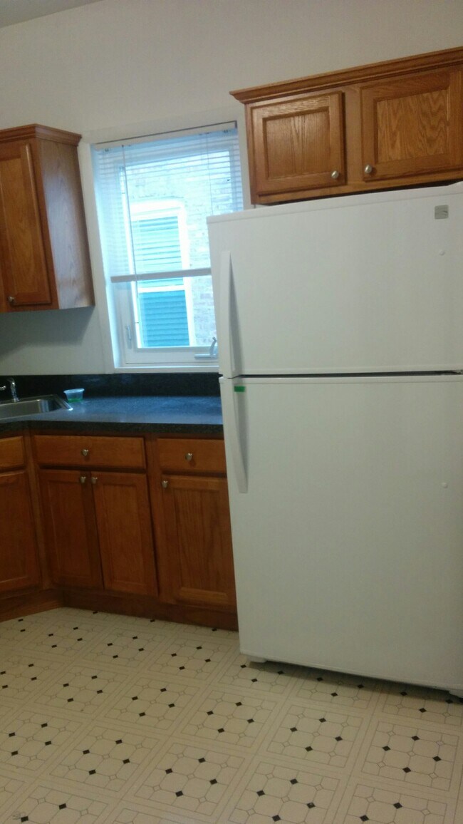 Building Photo - 5848 N Moody Ave