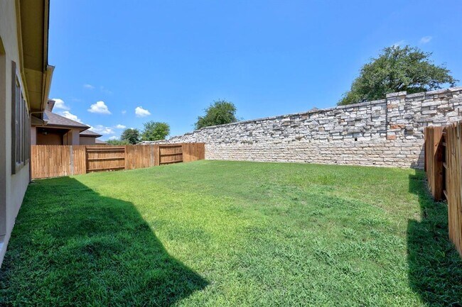 Building Photo - 14308 Senia Bend