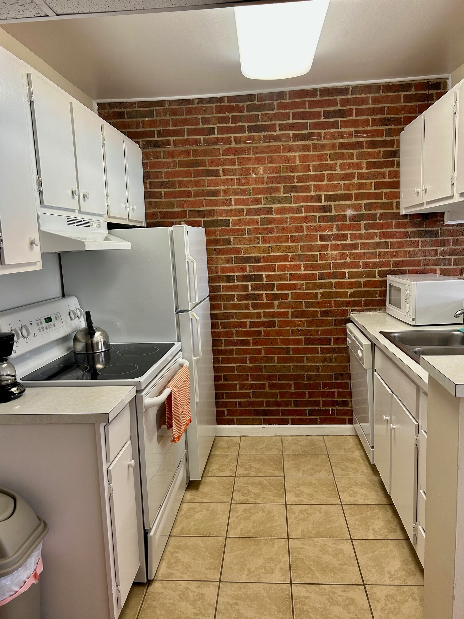 Building Photo - 807 West Trinity Avenue