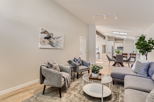 Building Photo - 2565 Teller St