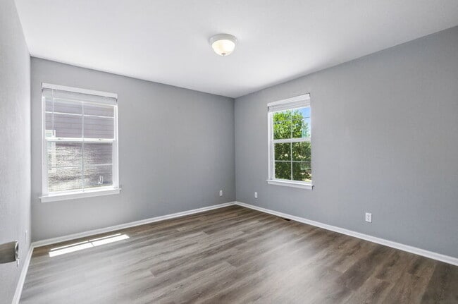 Building Photo - 1446 S Ensenada St