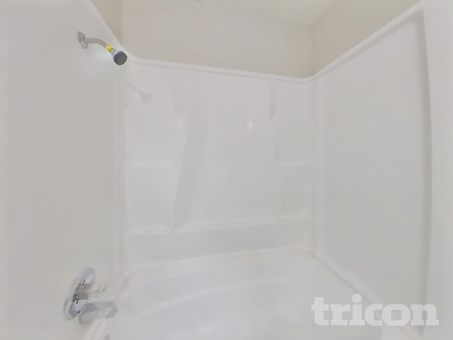 Building Photo - 15022 Old Creek St