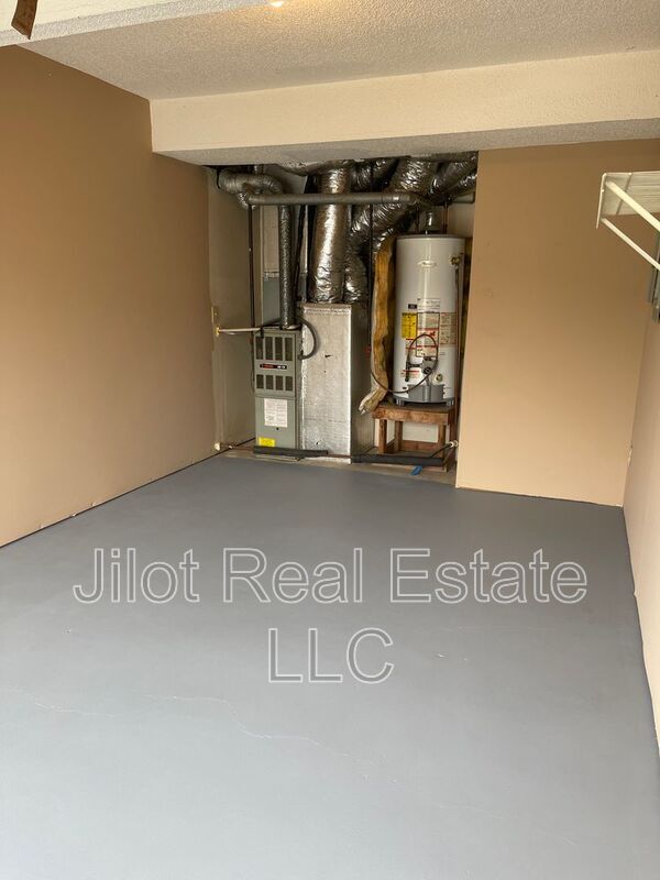 Building Photo - 1048 Hillsborough Chase NW